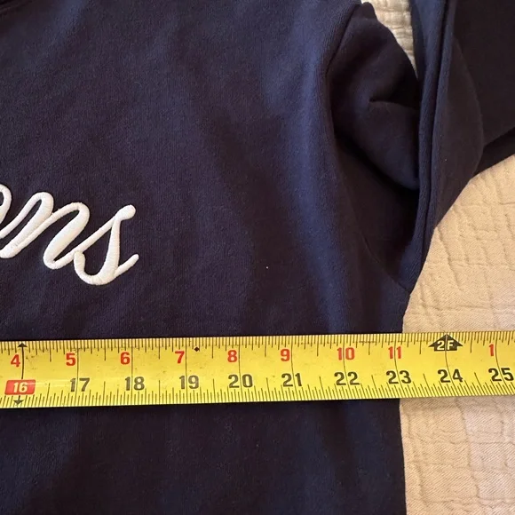 Lazy Sunday Hamptons Sports Club Cropped Embroidered Sweatshirt Coastal Preppy M - Picture 8 of 9